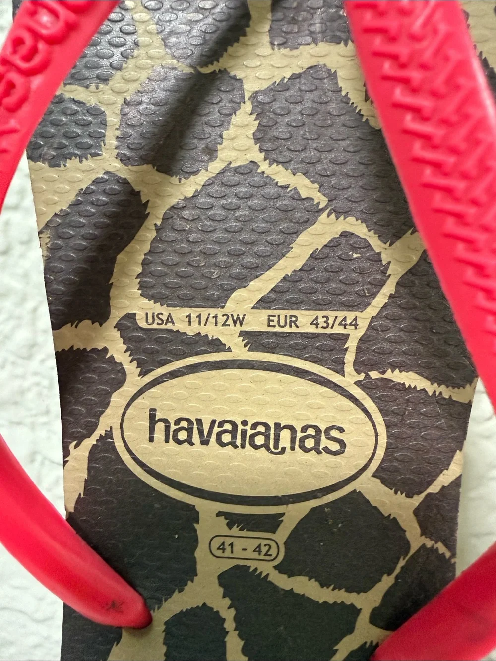 Vintage Havaianas- Giraffe Print with Hot Pink Straps (2010 Safari Collection)